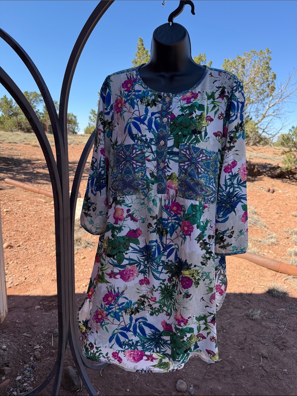 fig and flower White Floral Long Sleeve Tunic Dress